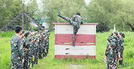 青少年军事军训夏令营-雷霆夏令营