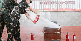 青少年军事军训夏令营--雷霆夏令营