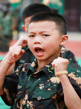 青少年军事军训夏令营--雷霆夏令营