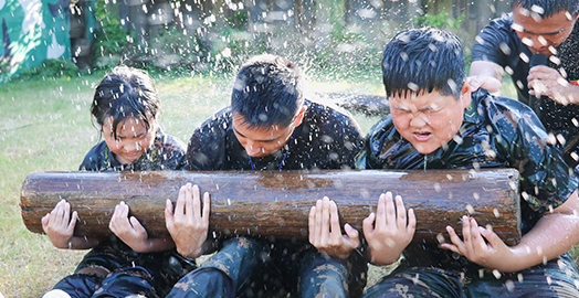 青少年军事军训夏令营-雷霆夏令营