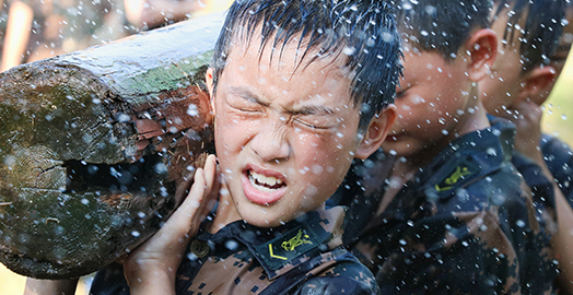 青少年军事军训夏令营--雷霆夏令营