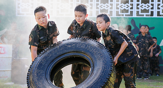 青少年军事军训夏令营-雷霆夏令营