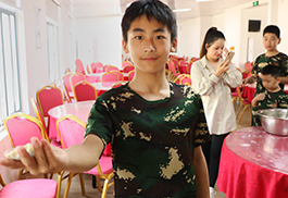 青少年军事军训夏令营-雷霆夏令营