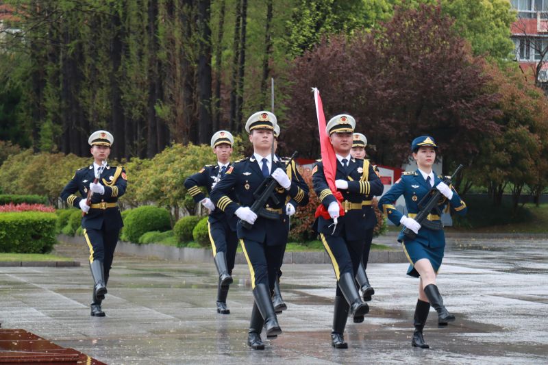 缅怀革命先烈，赓续红色基因